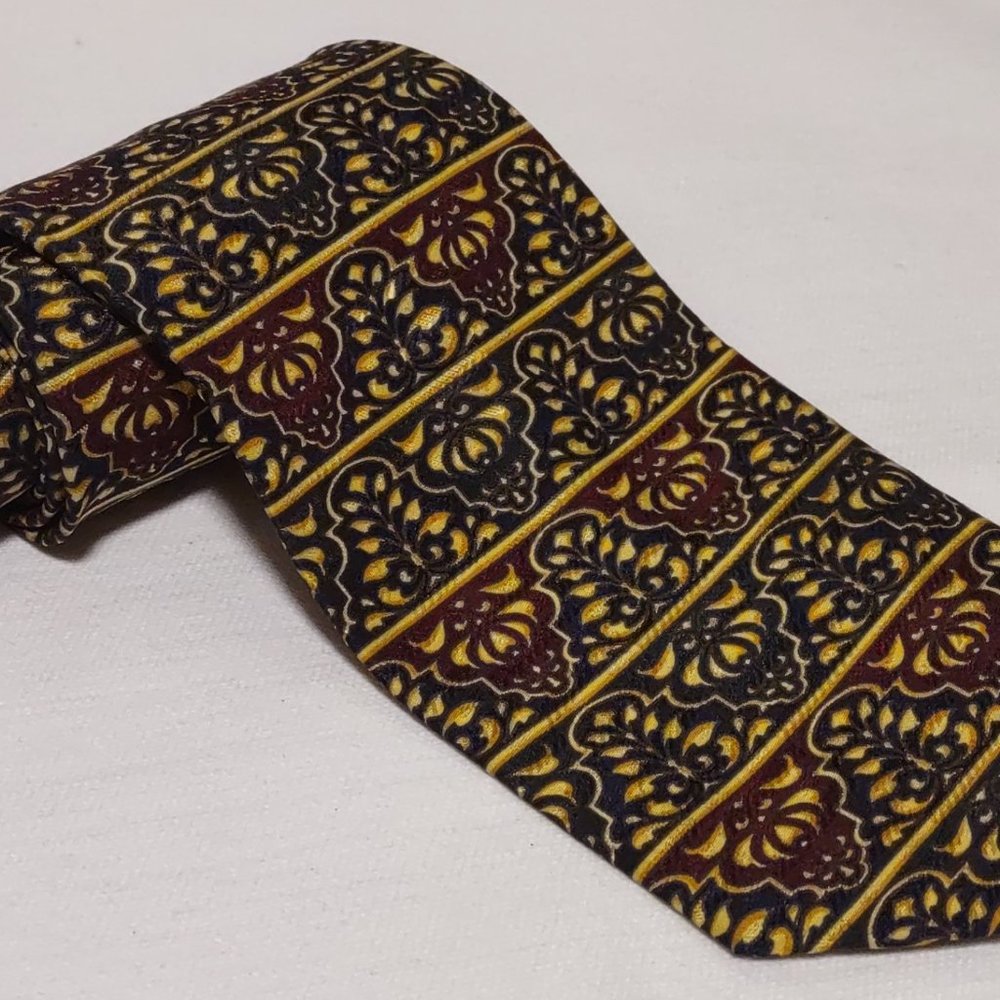 100% Silk FROG Brand Gold Black Polynesian Pattern Retro Necktie Hipster Tie